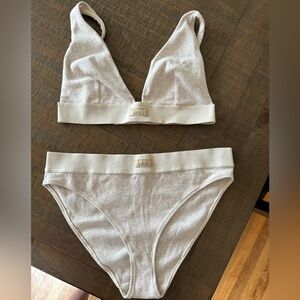 SKIMS Cream Seamless Bra
